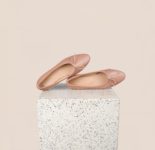 flats. Nude Como Leather