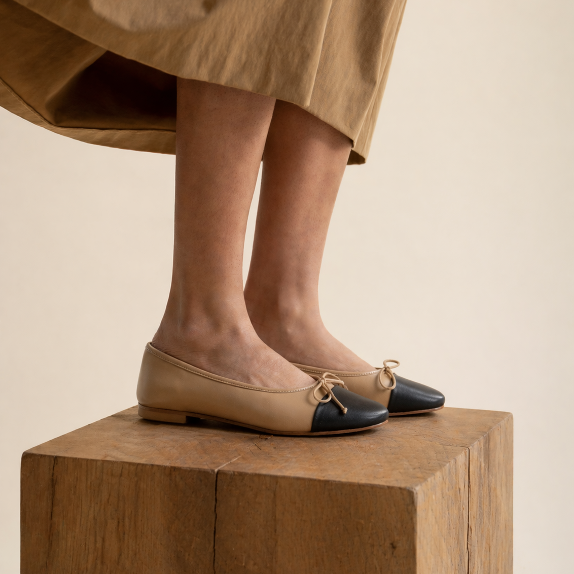 Como - Light Taupe/Black