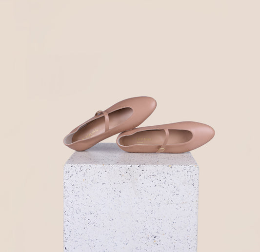 Bari - Nude