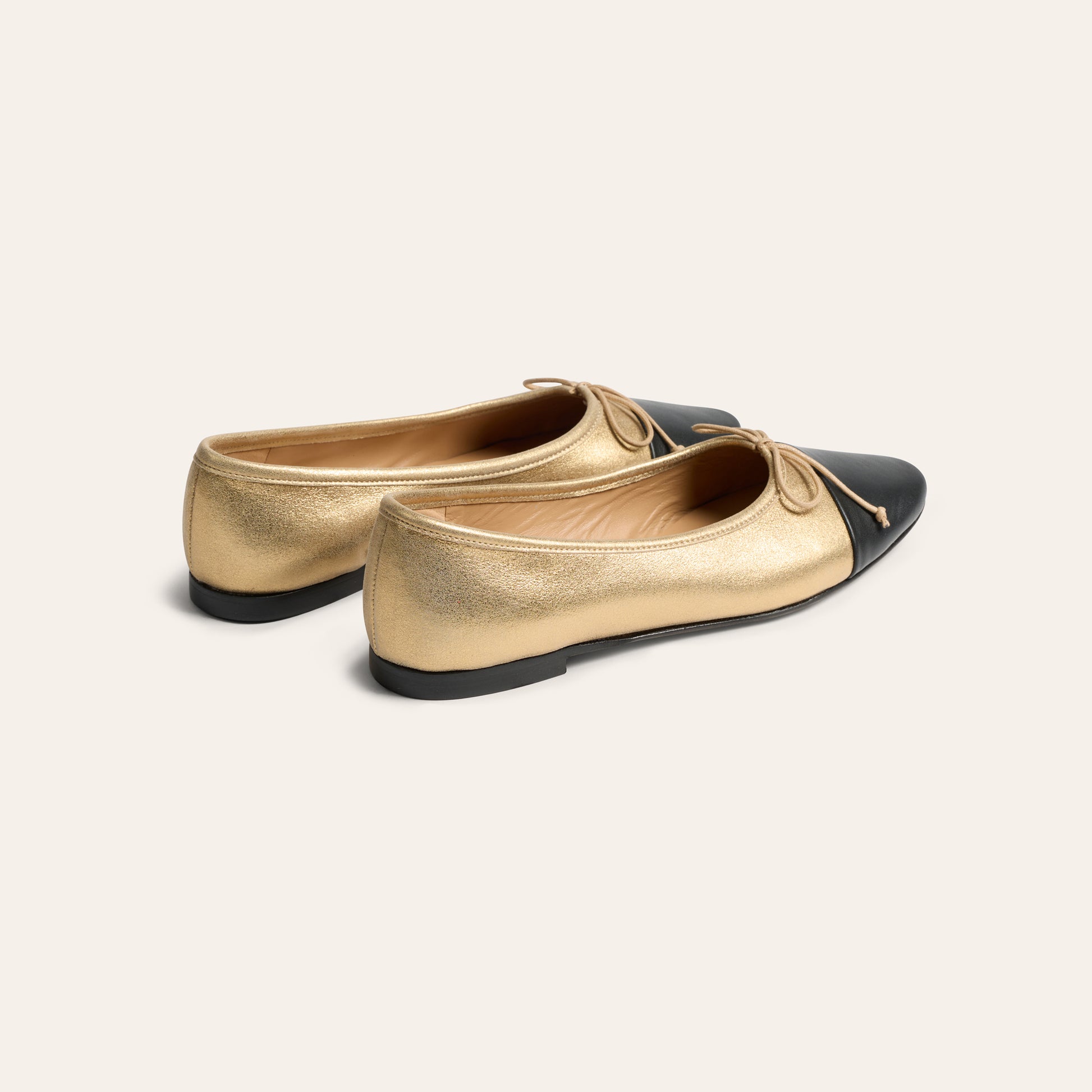 Como - Gold Foil Black Cap