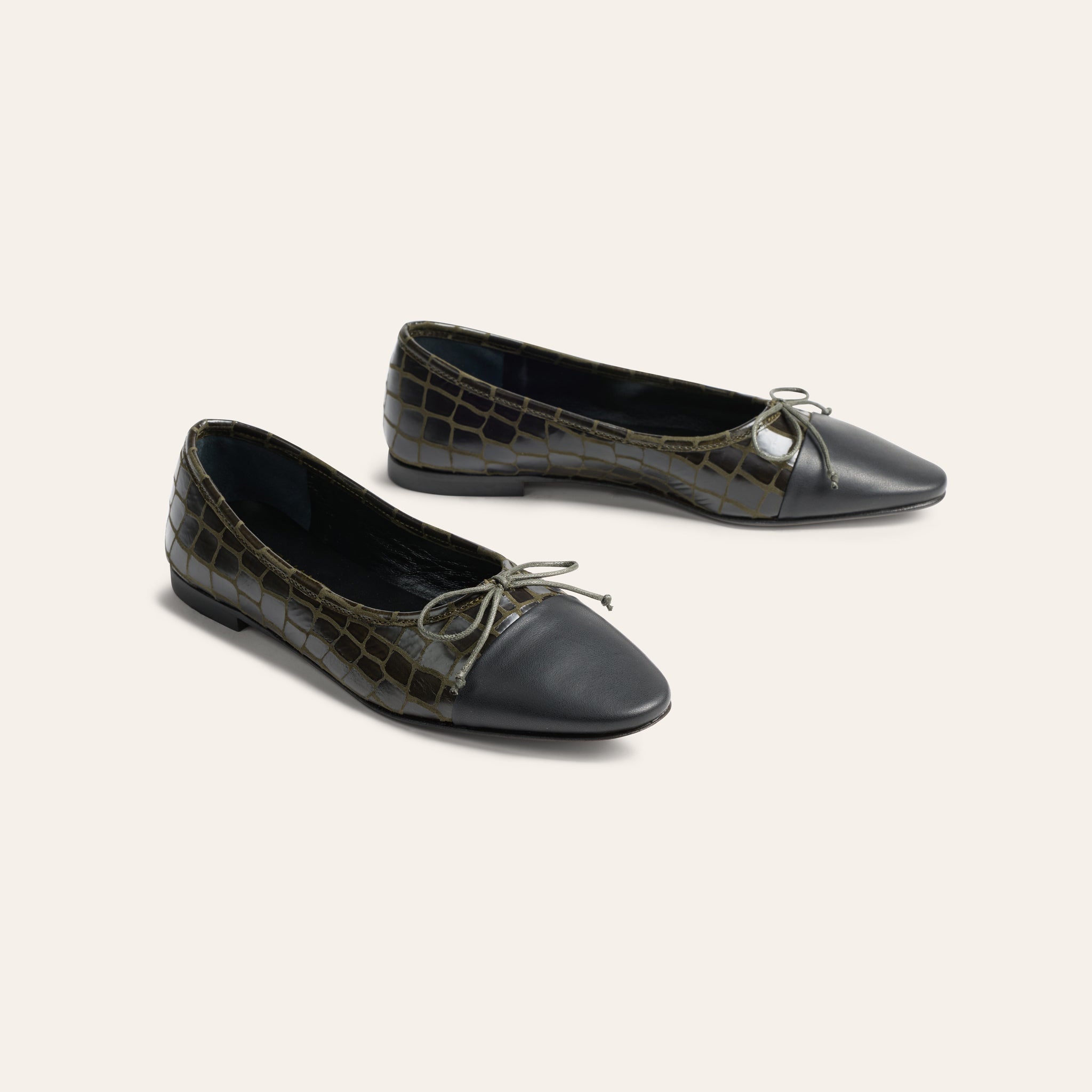 Como - Olive Croc/Black