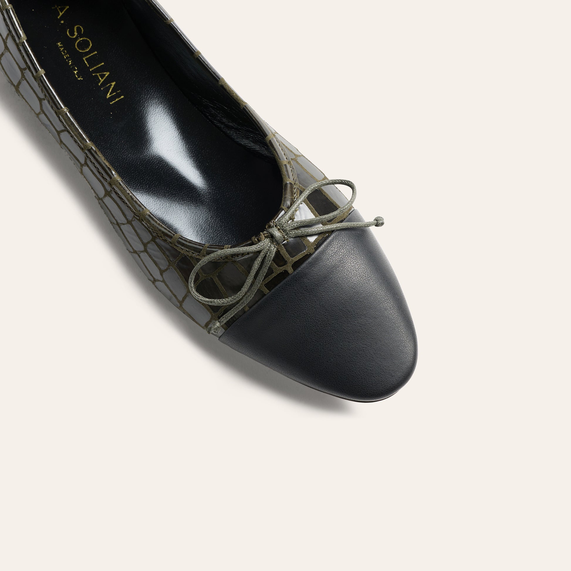 Como - Olive Croc/Black