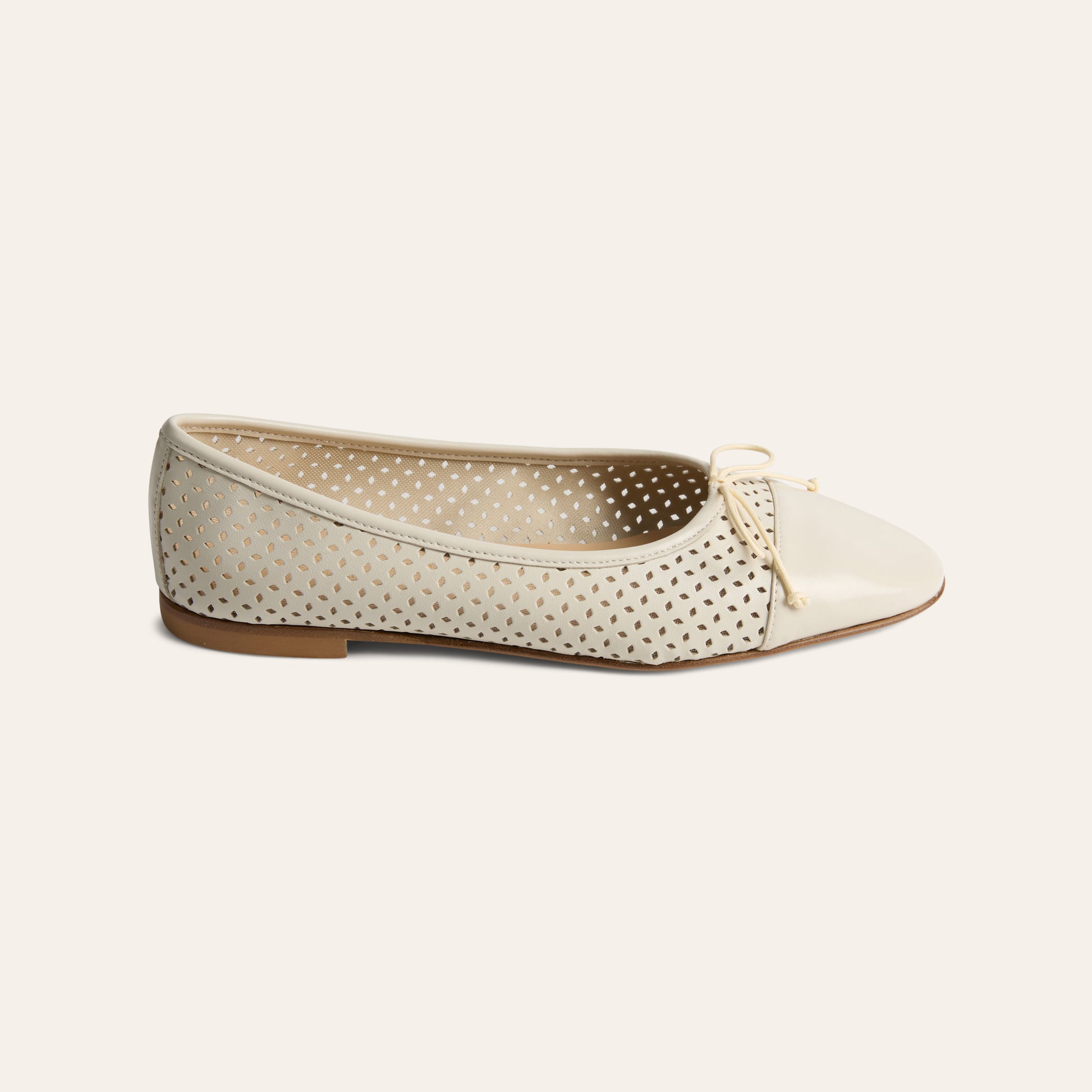 Como - Perforated Ivory