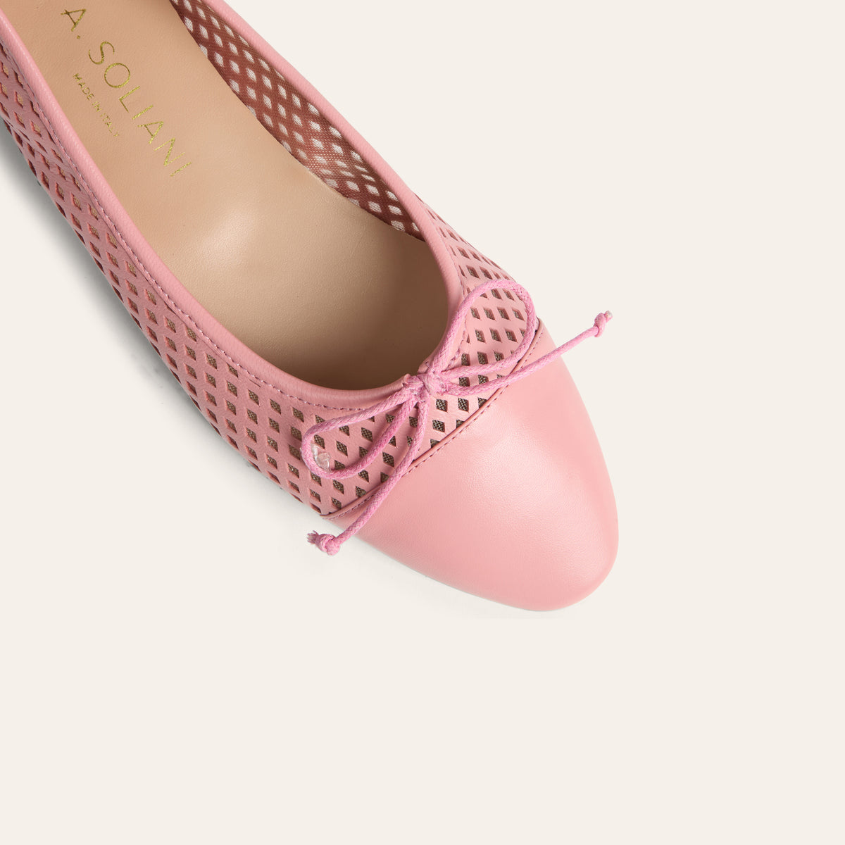 Como - Perforated Peony