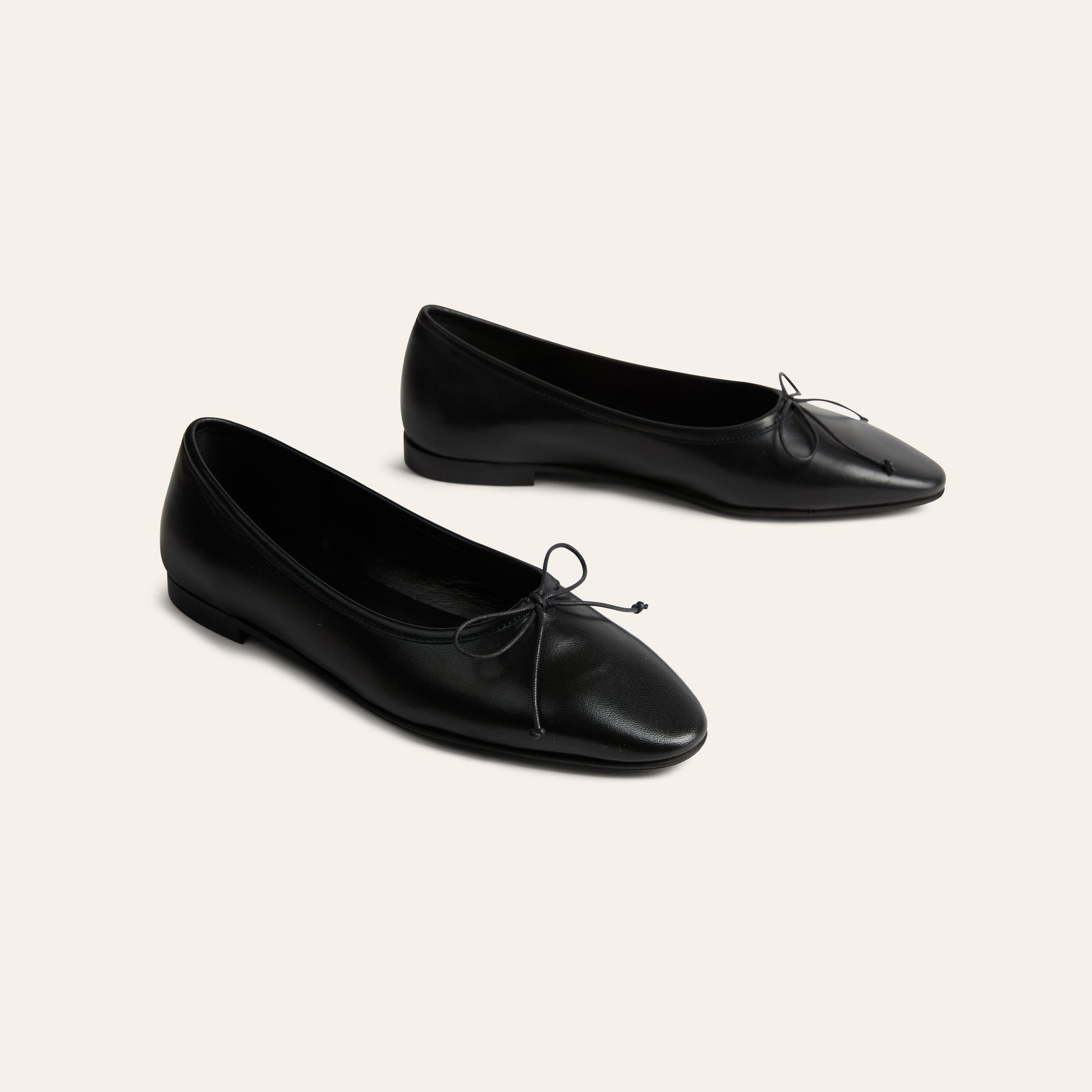 Como - Black Leather