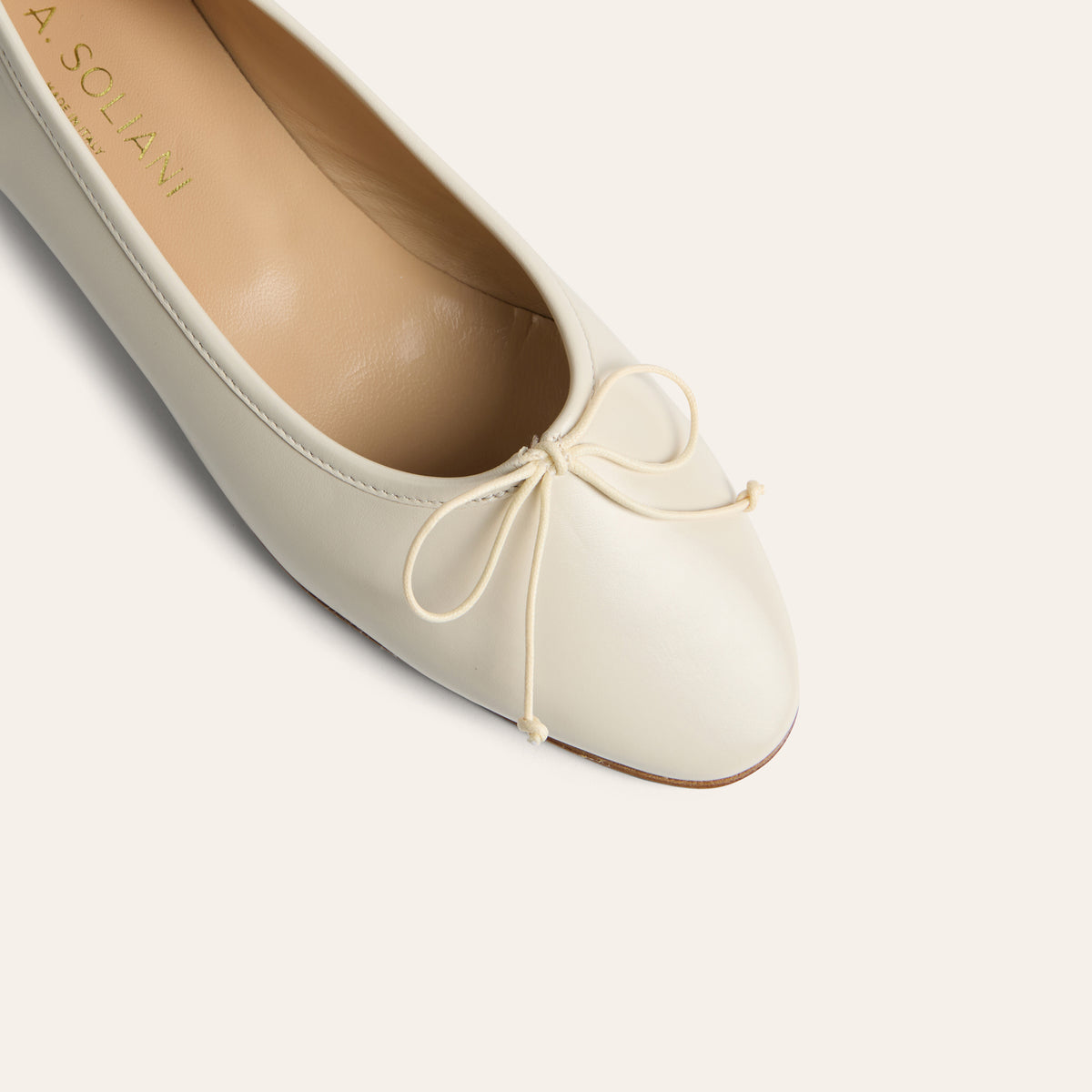 Como - Ivory