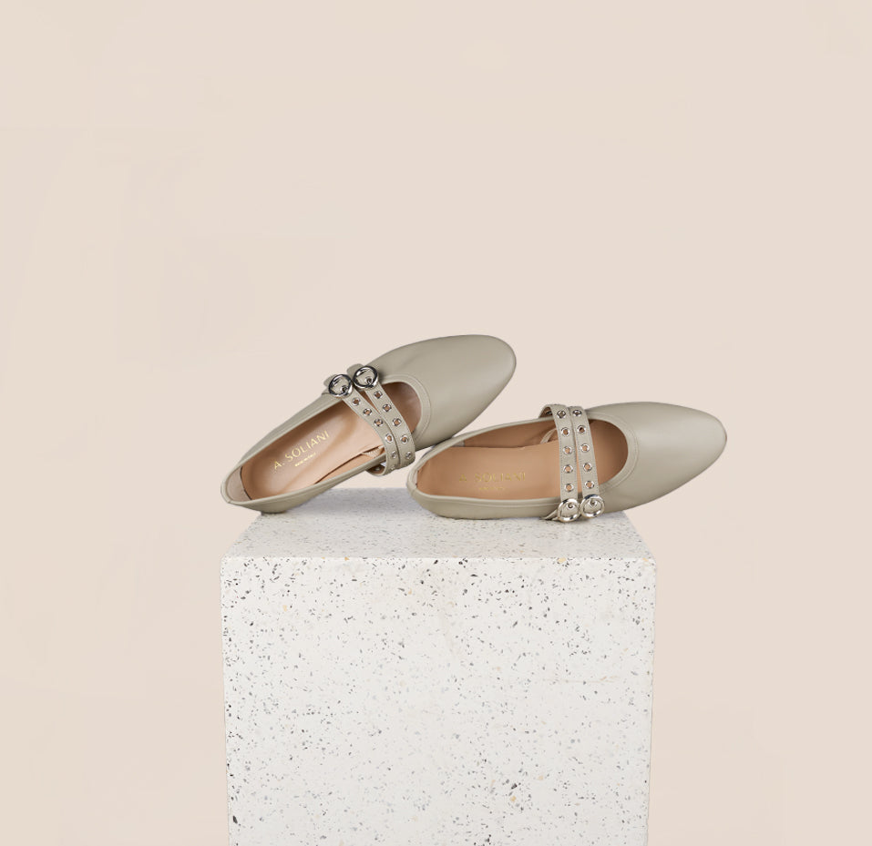 Como 2 Buckle Leather Flats esquisse