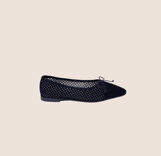 Como - Perforated Black Suede (cap toe)