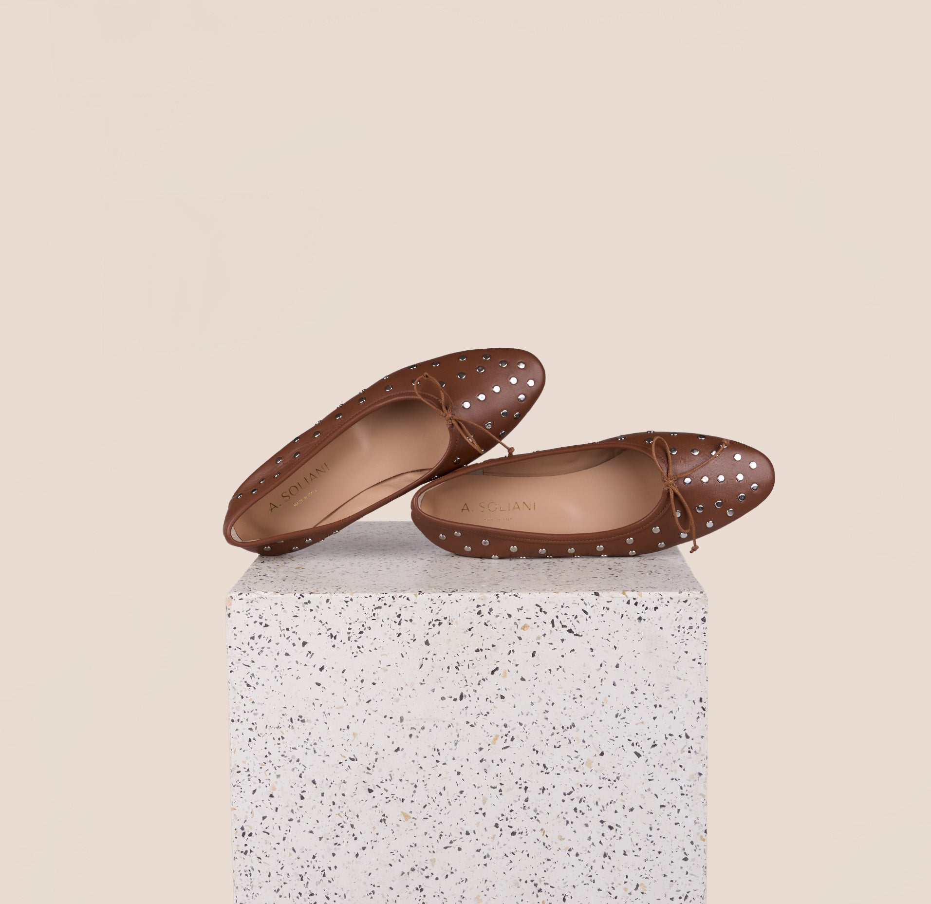 Como Studs-Pecan
