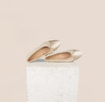 Load image into Gallery viewer, Como Ivory Rombus Gold Leather Flats
