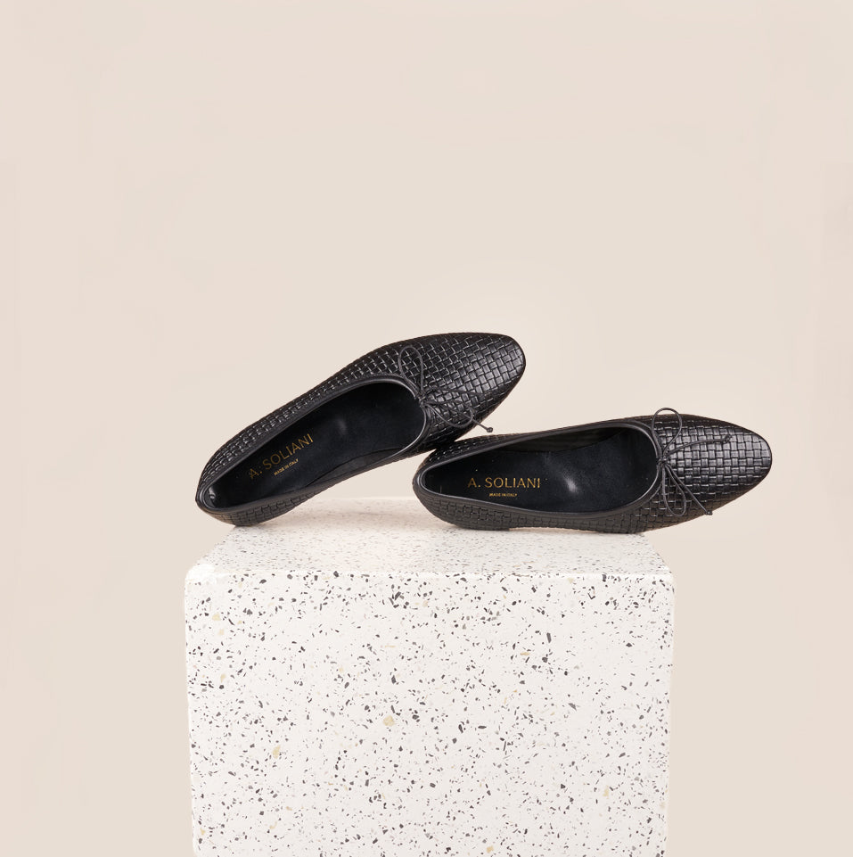 Como Italian Leather Ballet Flats in Black Cassette Woven