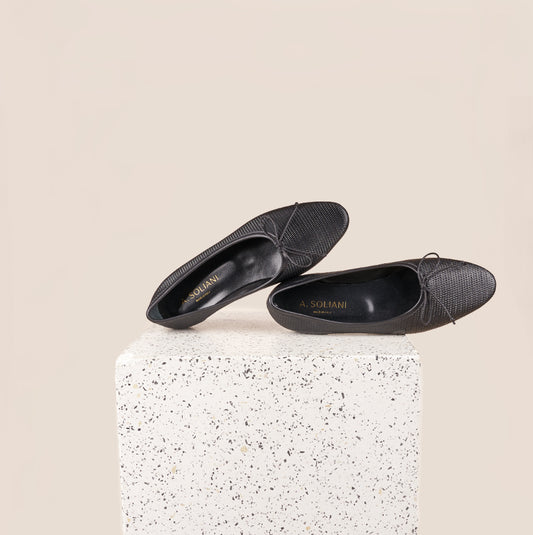 Como Italian Leather Ballet Flats in Black Rombus