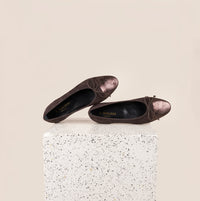 Como Italian Leather Flats in Chocolate Rock