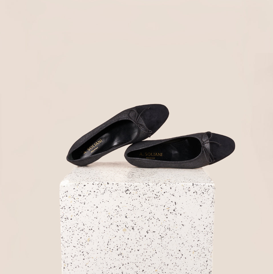 Como Italian Leather Flats in Sky Black Suede