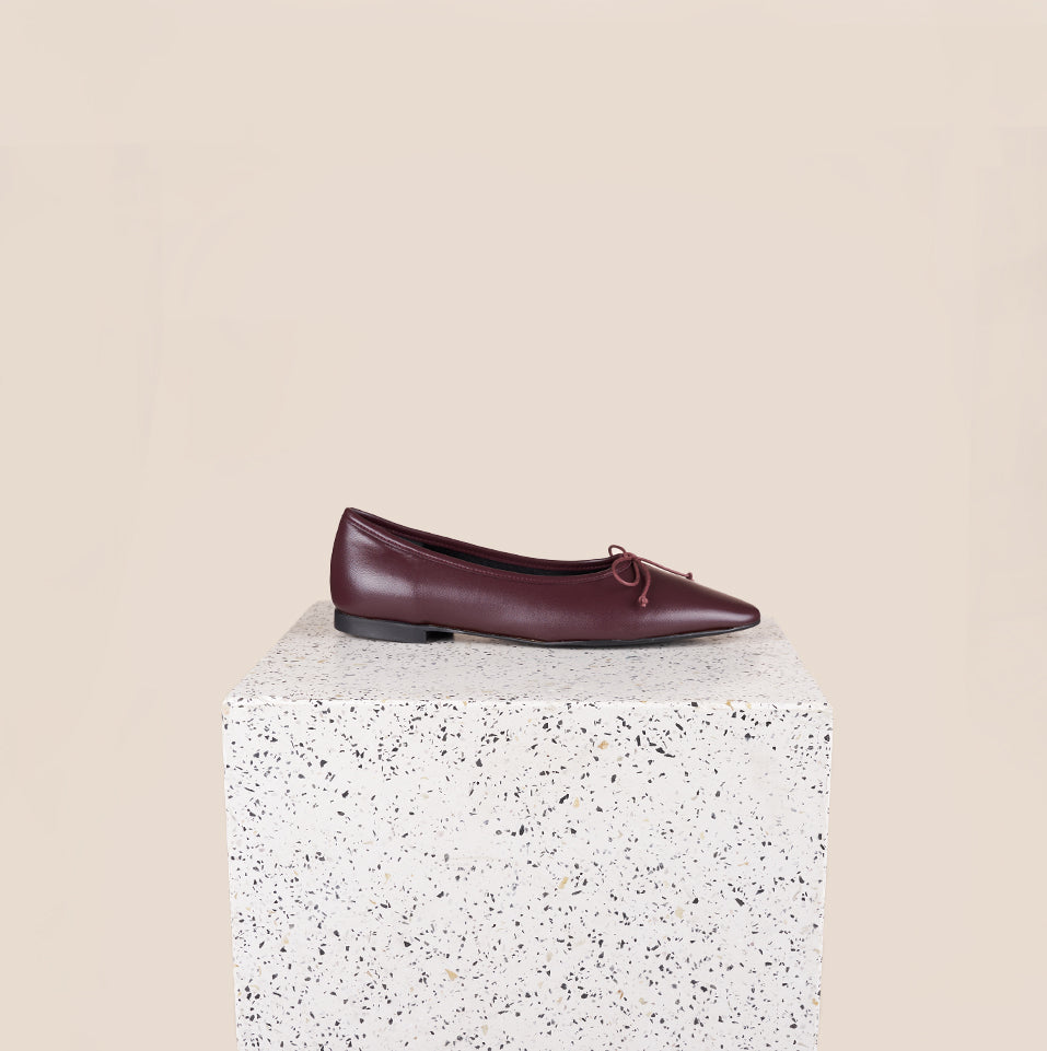 Como Italian Leather Flats in Wine 