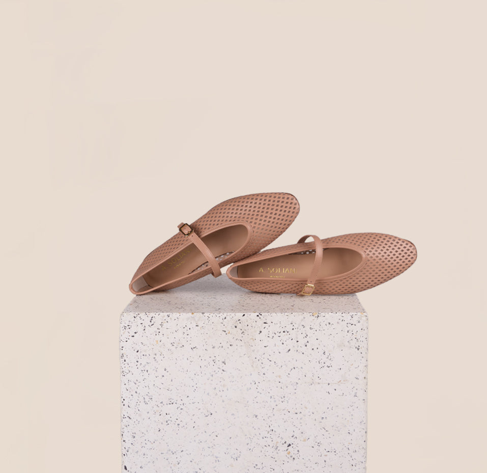 Cori Flats Rete Nude