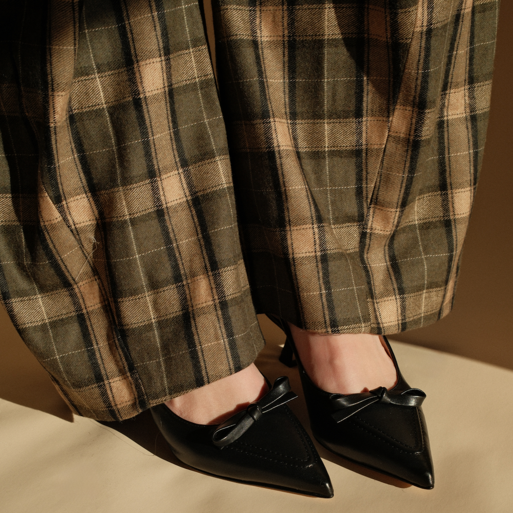 Pescara - Black Leather Kitten Heels
