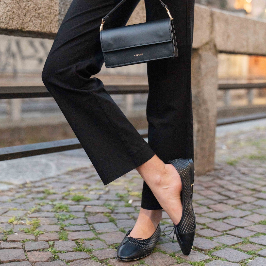 Como - Perforated Black Leather