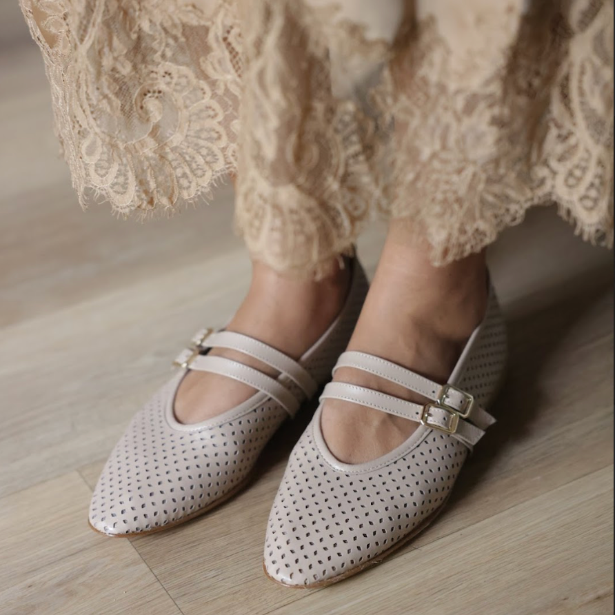 Cori 2 Buckle - Perforated Beige