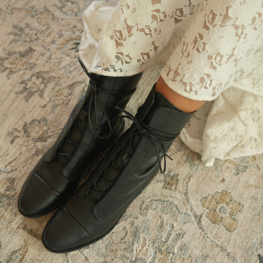 Milano Pebbled - Black Leather