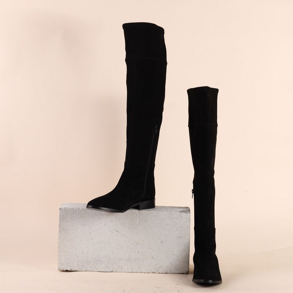 Pisa Narrow - Black Suede