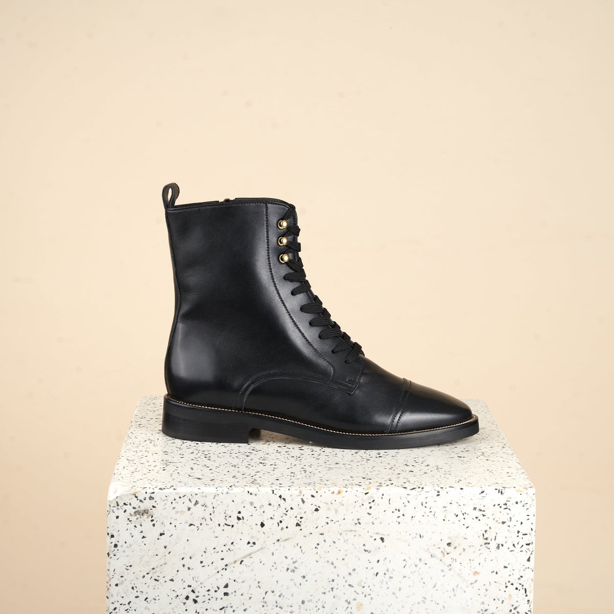 Catania - Black Leather