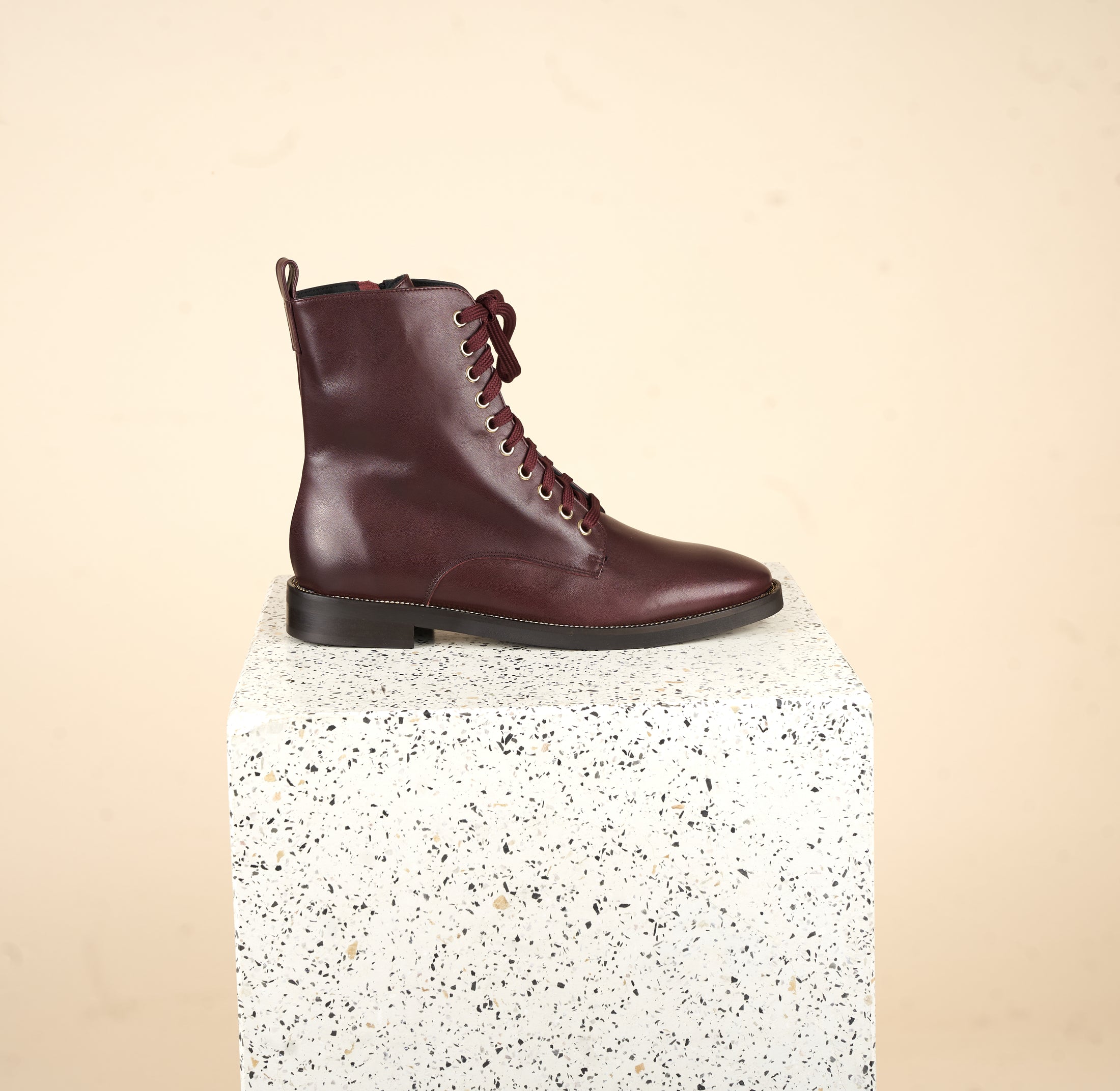 Asti Due - Wine Leather