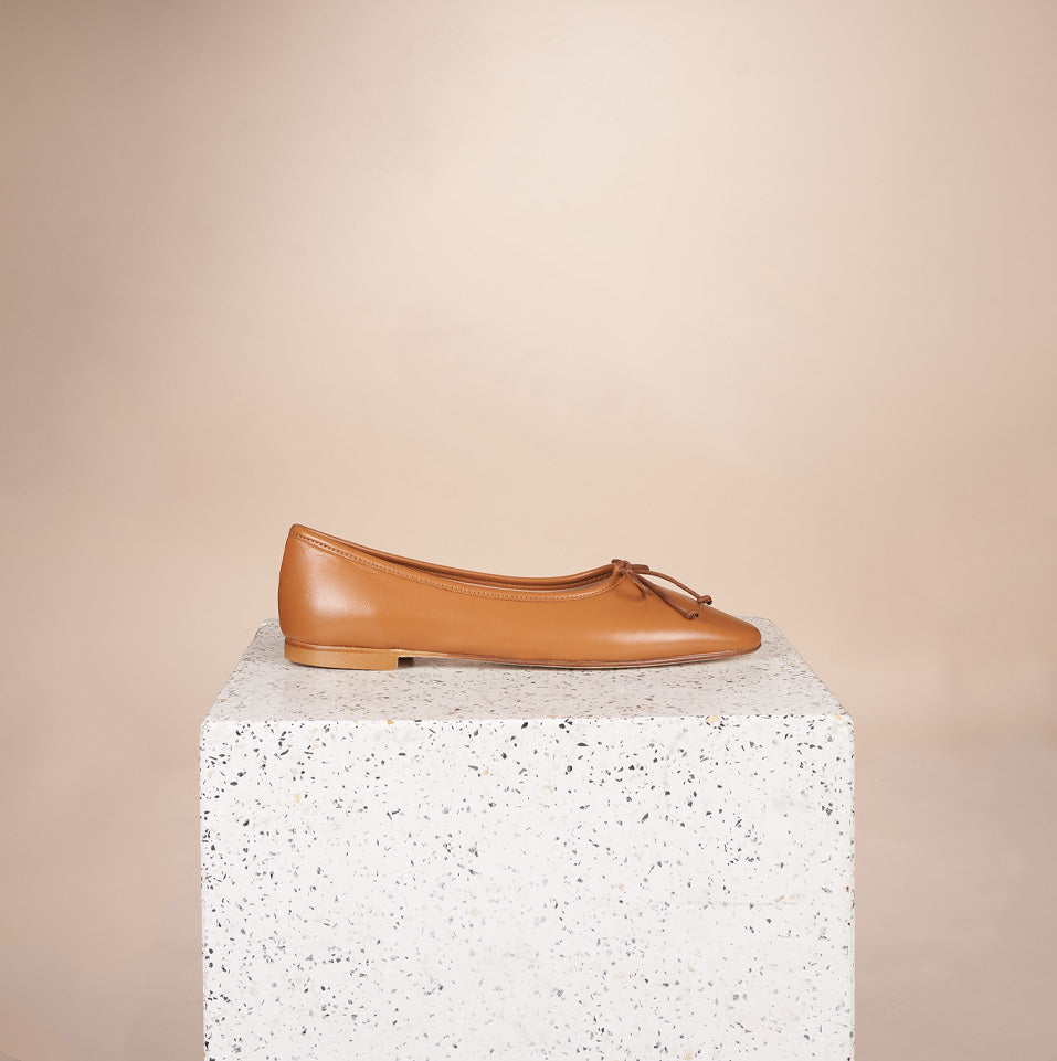 Como Italian Leather Ballet Flats in Caramel