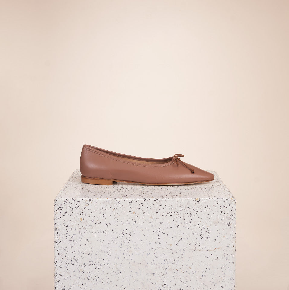 Como Italian Leather Ballet Flat in Desert Rose Side