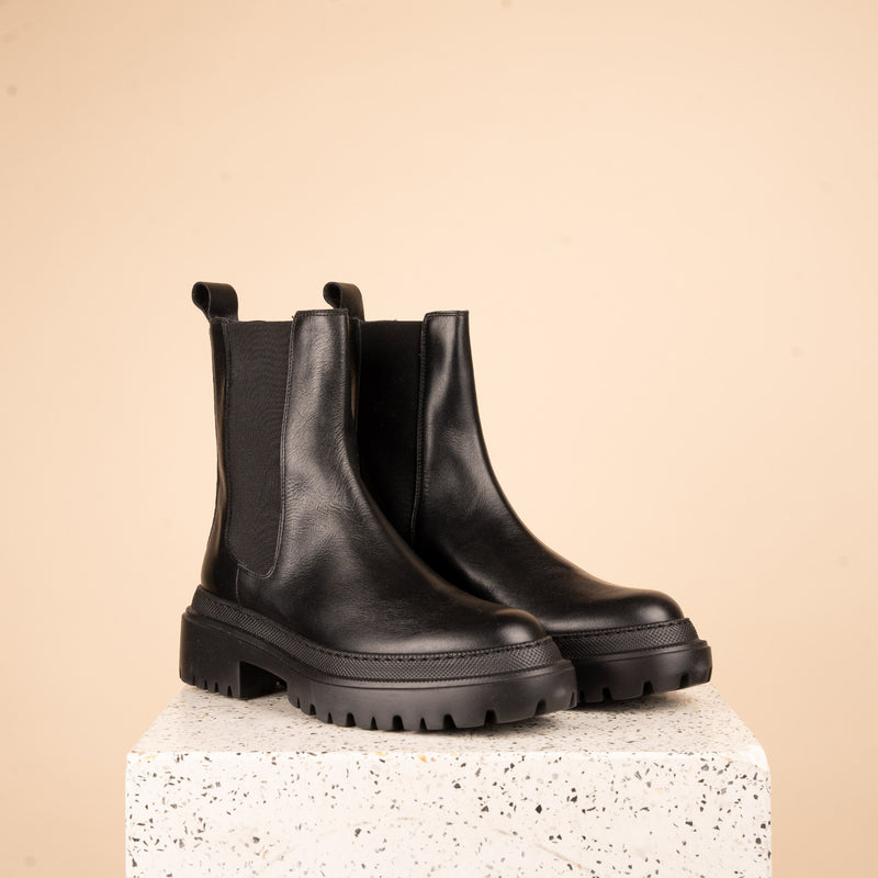 Monza - Black Calf Leather