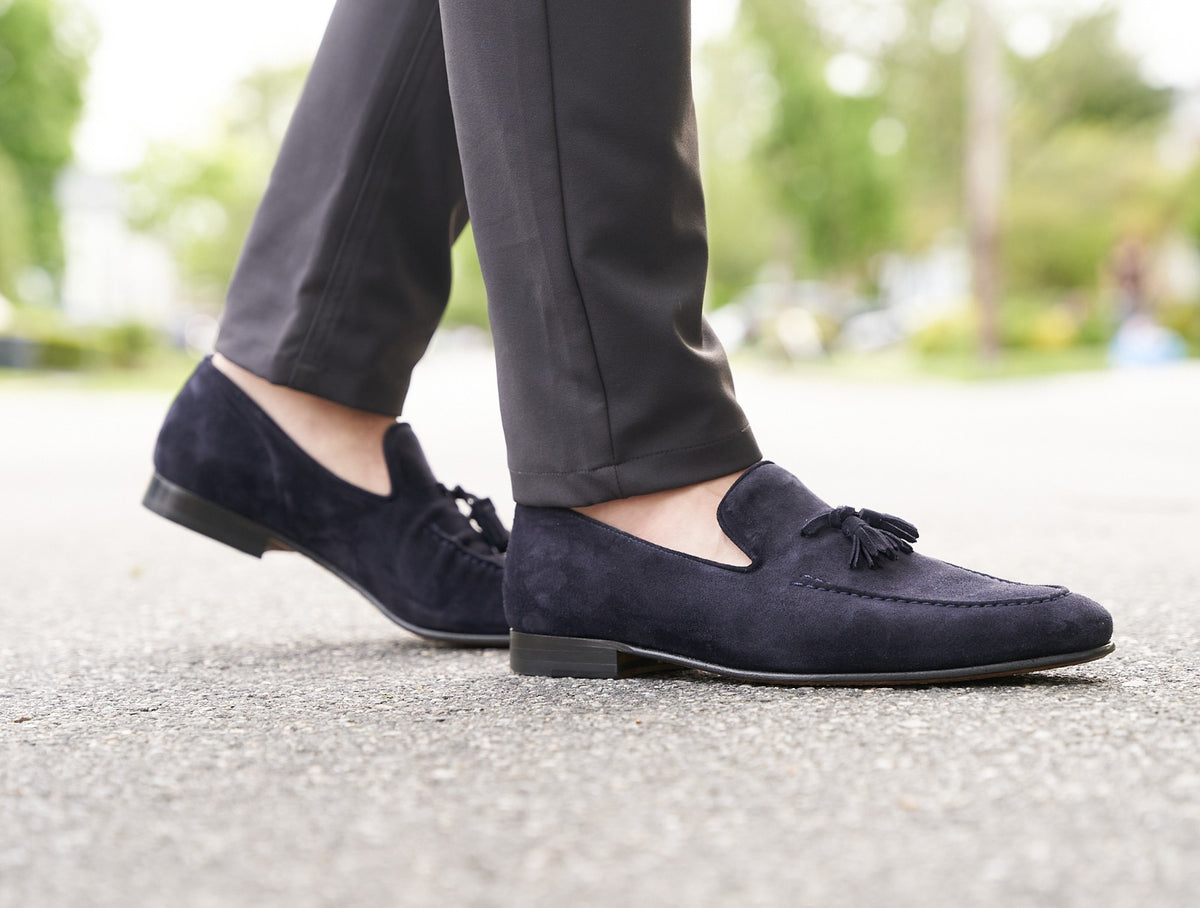 Erwin men's loafer in Navy blue calf suede and flex leather sole.