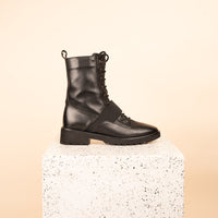 Pila - Black Calf Leather SAMPLE SALE - FINAL SALE
